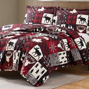 New 3 Piece Red & Black Moose Patchwork Reversible Polyester Quilt Set • QUEEN